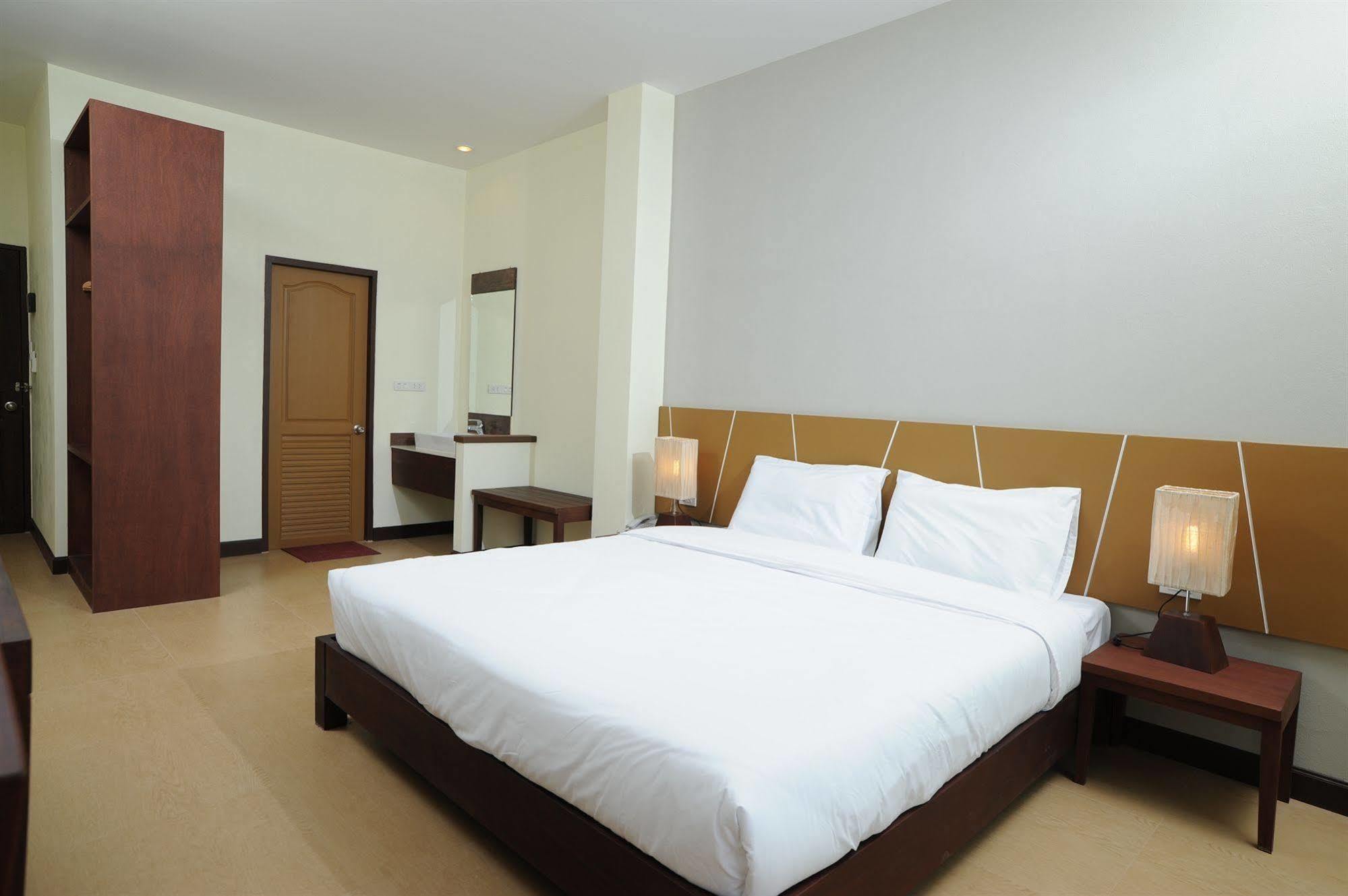Mawin Hotel Chiang Mai Exterior foto